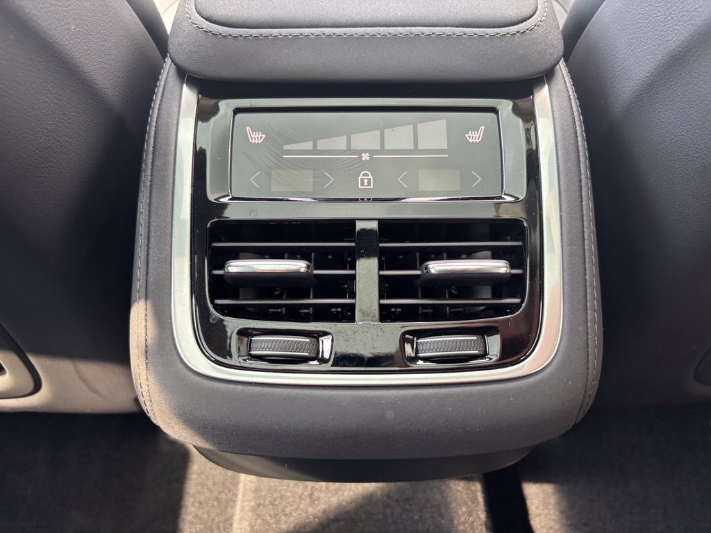 Certified 2026 Volvo XC90 B6 Core w/ Protection Package Premier AWD/4WD image 23