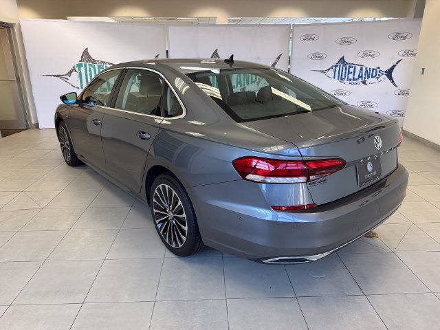 Used 2022 Volkswagen Passat 2.0T FWD image 5