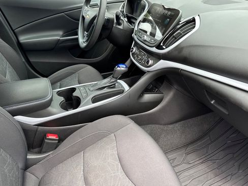 Used 2018 Chevrolet Volt LT image 16