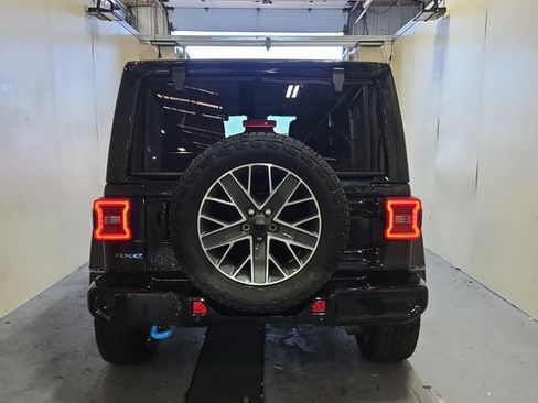 Used 2024 Jeep Wrangler High Altitude AWD/4WD image 12