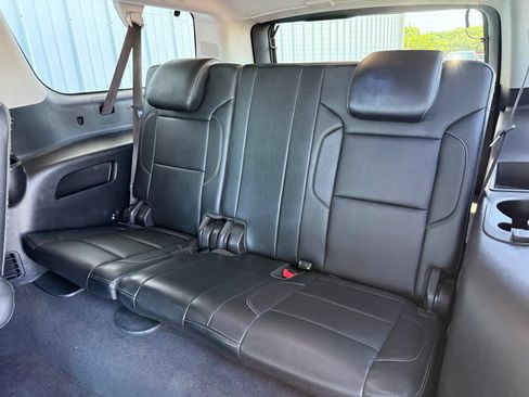Used 2019 Chevrolet Suburban Premier AWD/4WD image 33