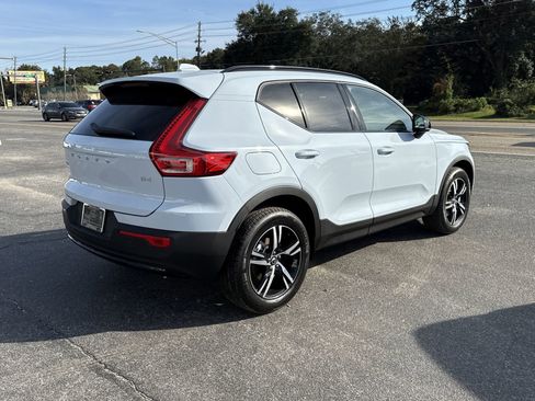 New 2026 Volvo XC40 B4 Core w/ Protection Package image 5