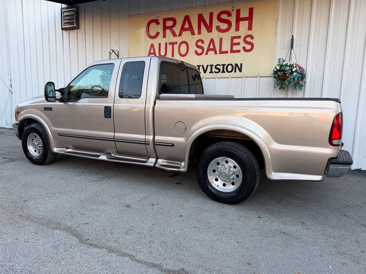 Used 1999 Ford F250 Lariat RWD image 9