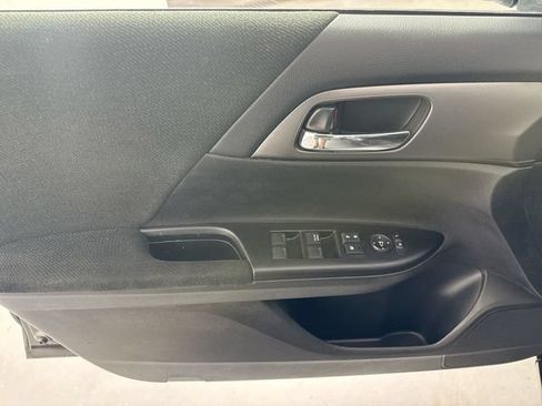 Used 2013 Honda Accord LX image 19