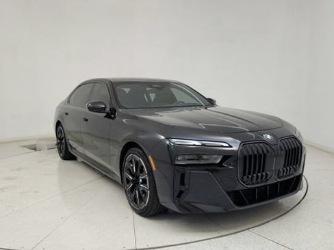 Used 2026 BMW 740i w/ Premium Package RWD image 1