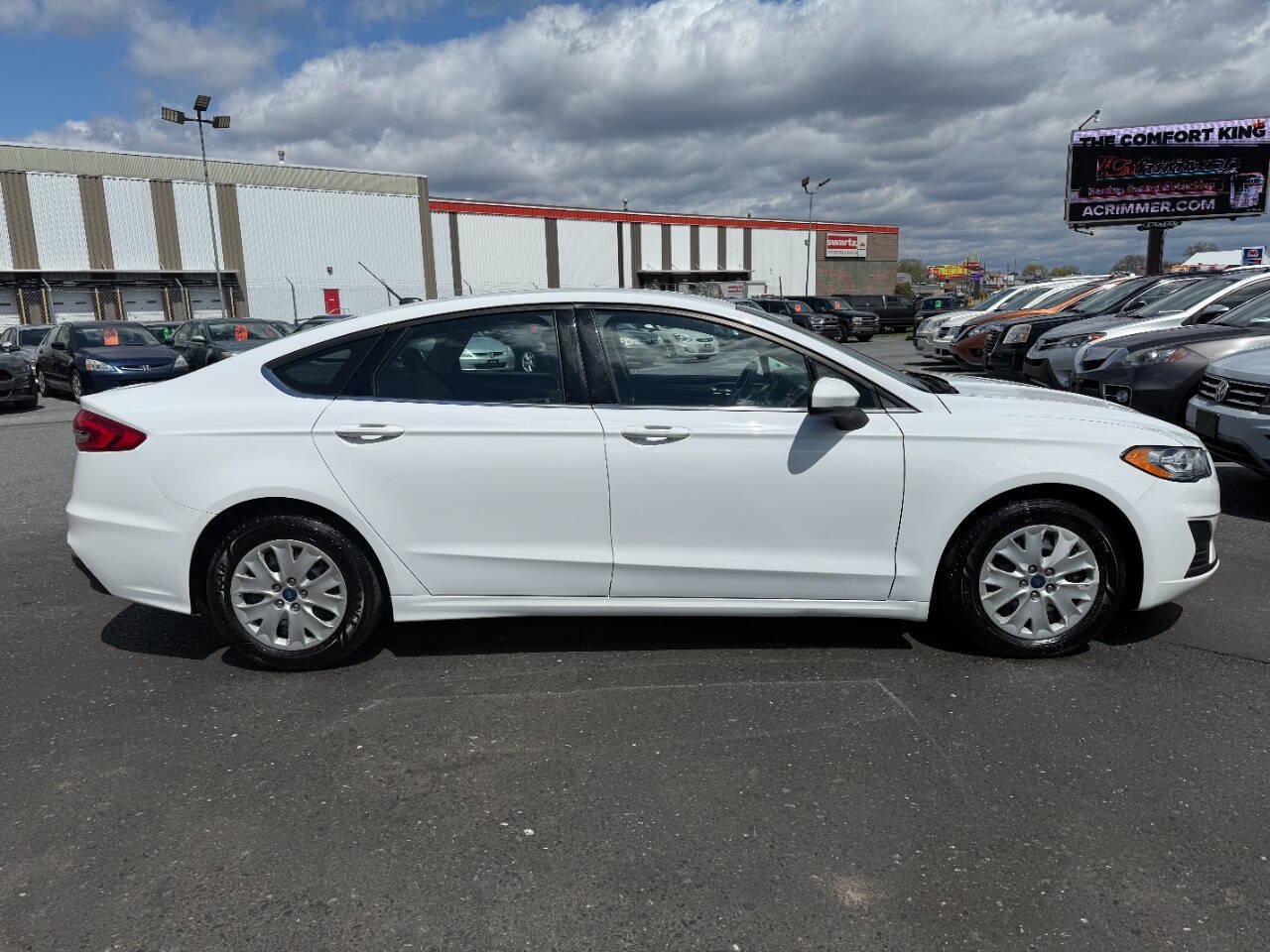 Used 2019 Ford Fusion S FWD image 4