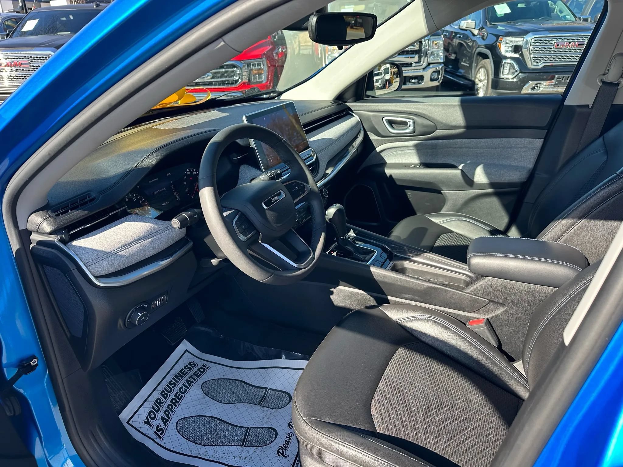 Used 2022 Jeep Compass Latitude FWD image 17