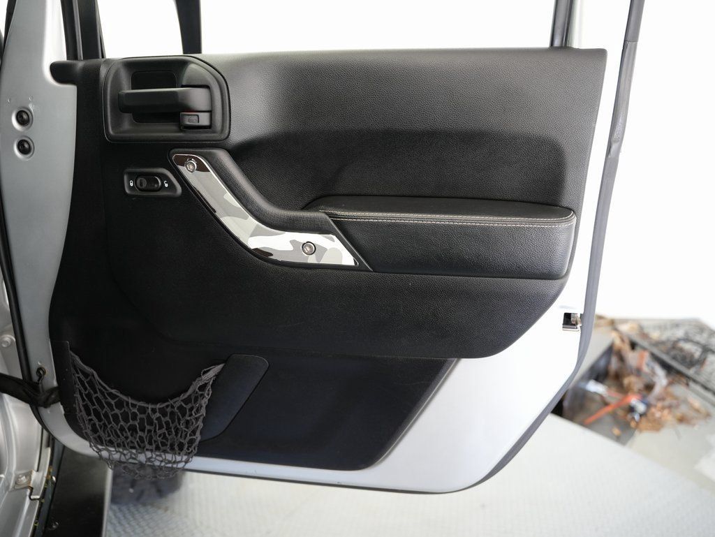 Used 2012 Jeep Wrangler Rubicon AWD/4WD image 45