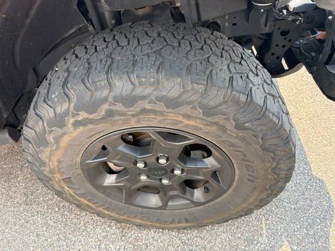 Used 2023 Jeep Wrangler Unlimited Rubicon 4xe w/ Steel Bumper Group AWD/4WD image 9