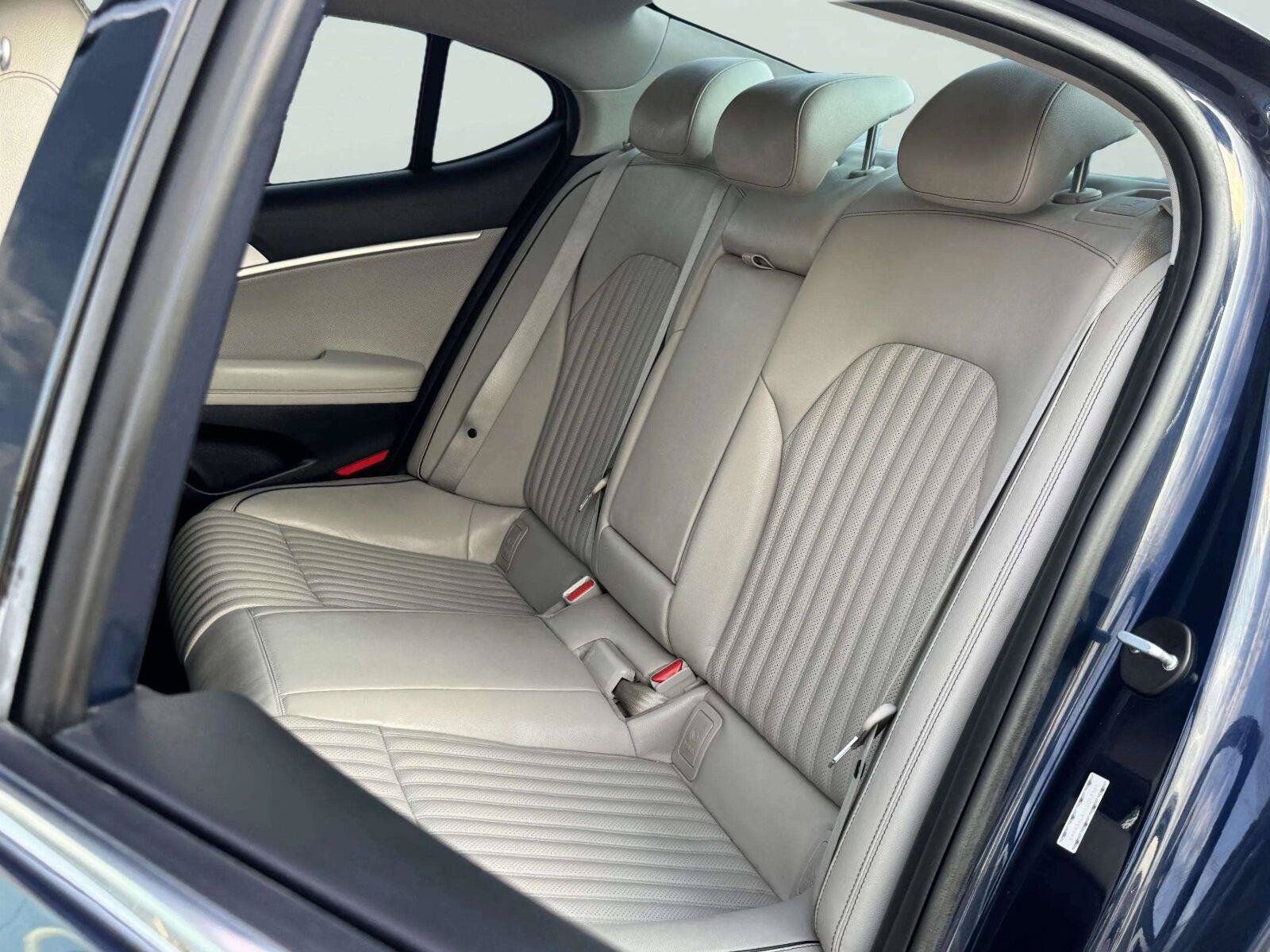Used 2019 Genesis G70 2.0T Advanced w/ Elite Package RWD image 26