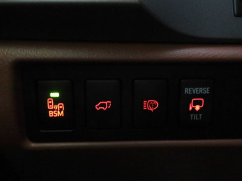 Used 2017 Toyota Sequoia Platinum RWD image 44