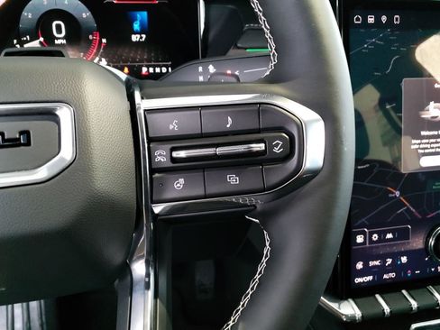 Used 2024 GMC Acadia Denali w/ Super Cruise Package image 32