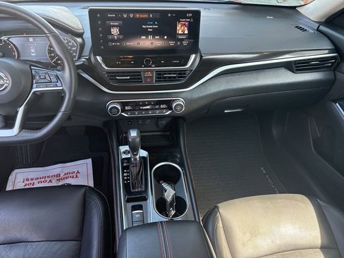 Used 2023 Nissan Altima 2.0 SR FWD image 21