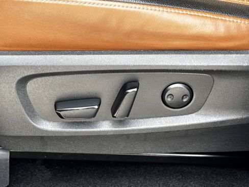 Used 2023 Nissan Pathfinder Platinum image 29