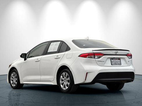 Used 2023 Toyota Corolla LE image 6