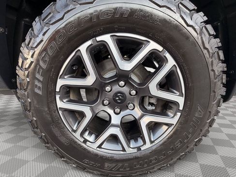 Used 2025 RAM 1500 Laramie AWD/4WD image 14