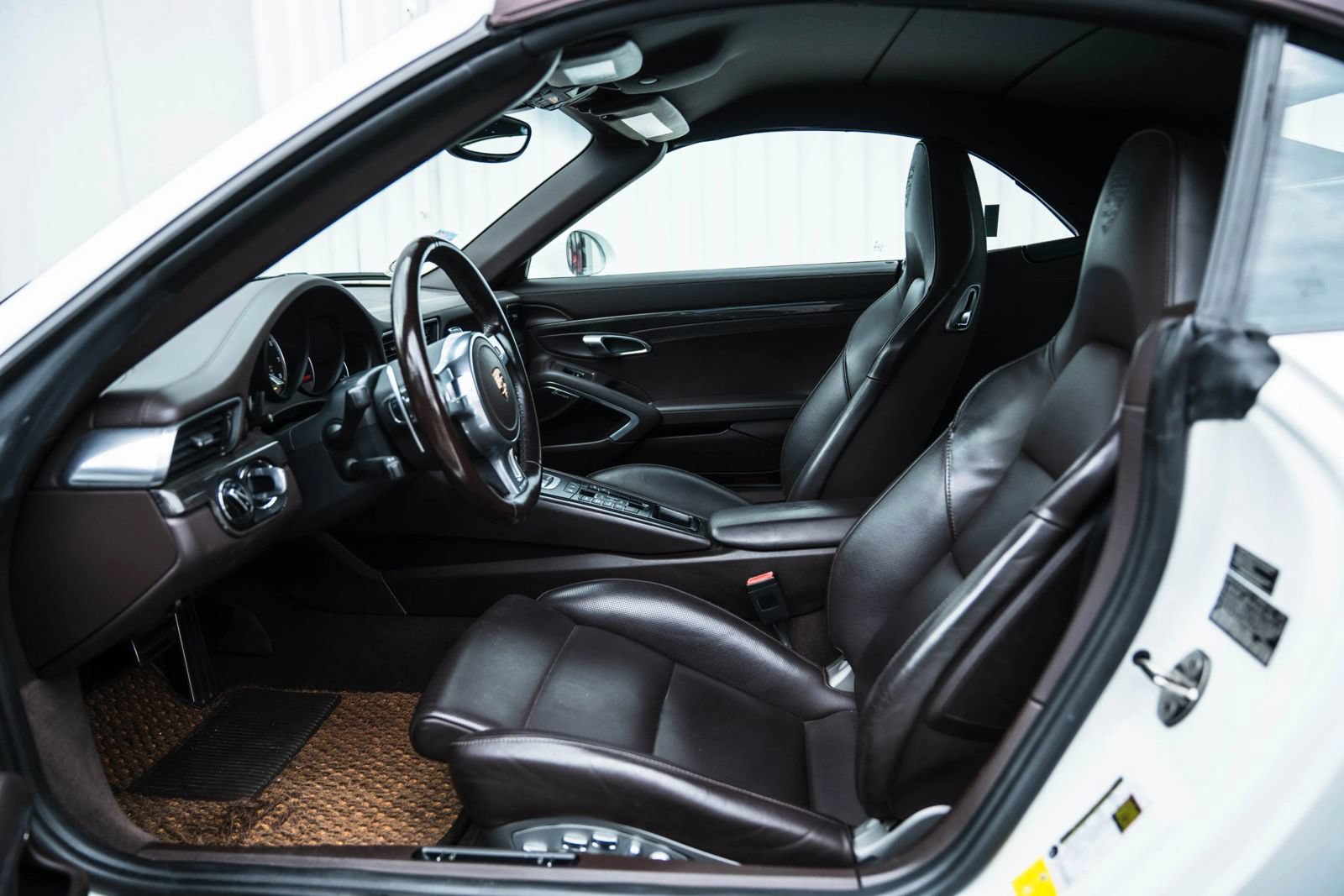 Used 2014 Porsche 911 Turbo S AWD/4WD image 18