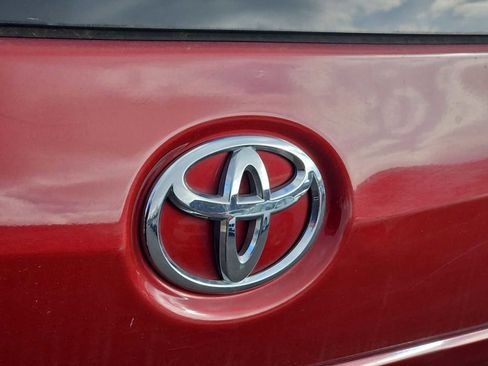 Used 2011 Toyota Sienna LE image 11