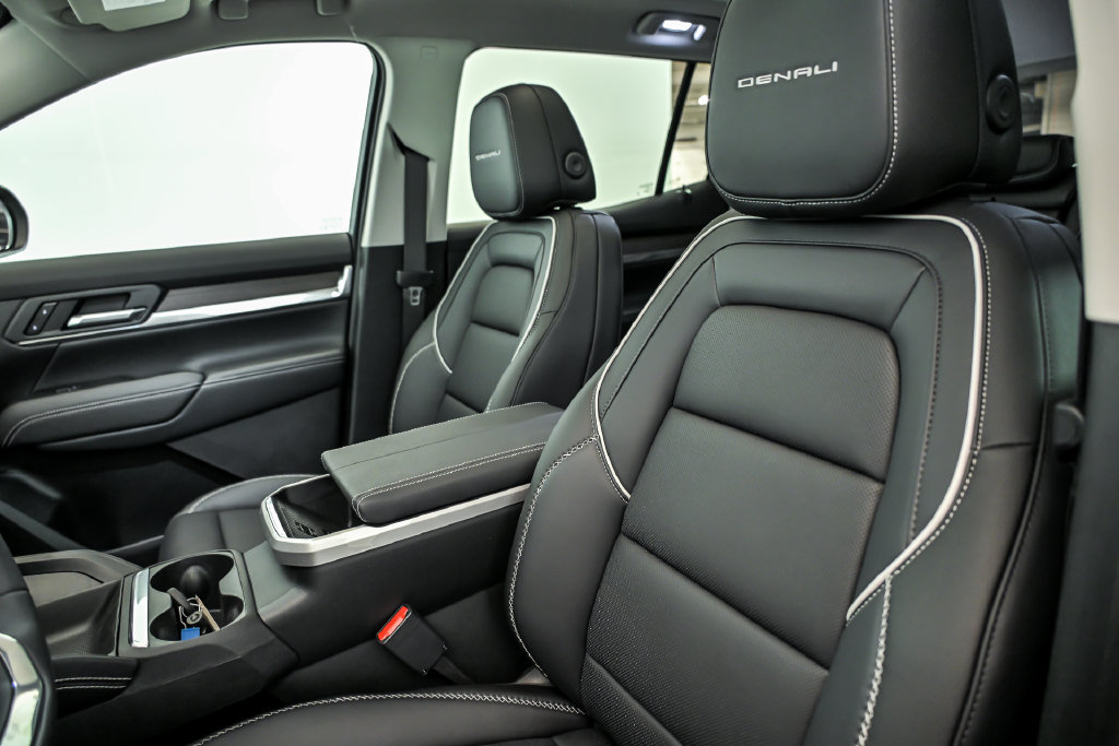 New 2027 GMC Terrain Denali w/ LPO, Floor Liner Package AWD/4WD image 8