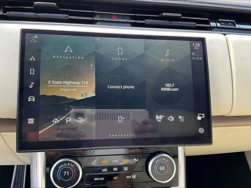 Used 2023 Land Rover Range Rover SE image 33