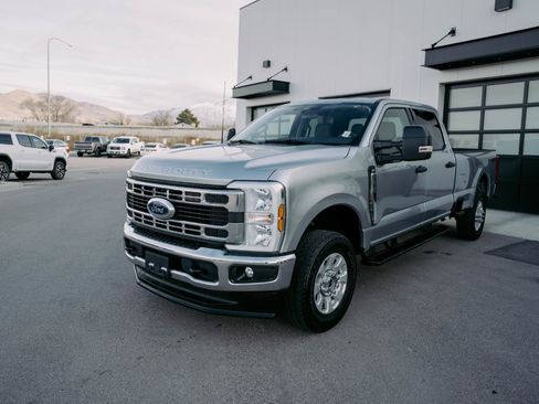 Used 2024 Ford F350 XLT image 3