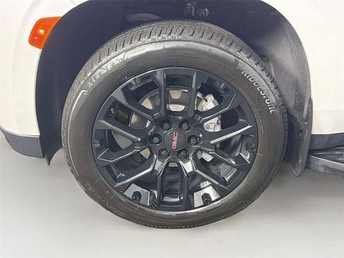 Used 2024 GMC Yukon Denali AWD/4WD image 34