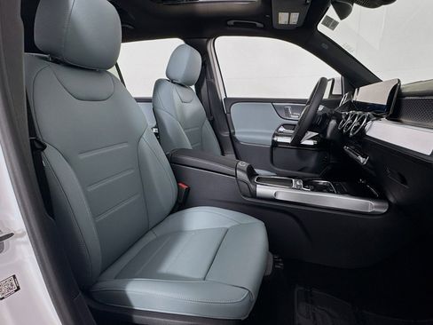 New 2026 Mercedes-Benz GLB 250 image 6