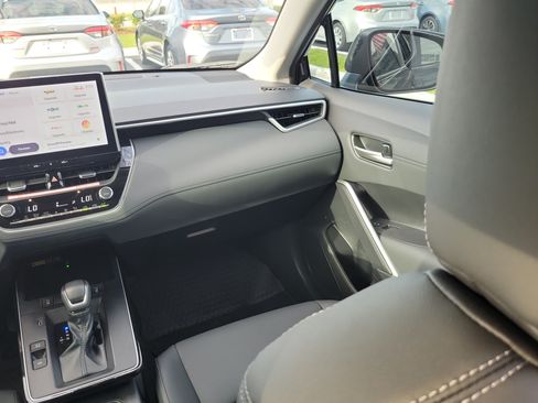 Used 2026 Toyota Corolla Cross XLE w/ Convenience Package FWD image 17
