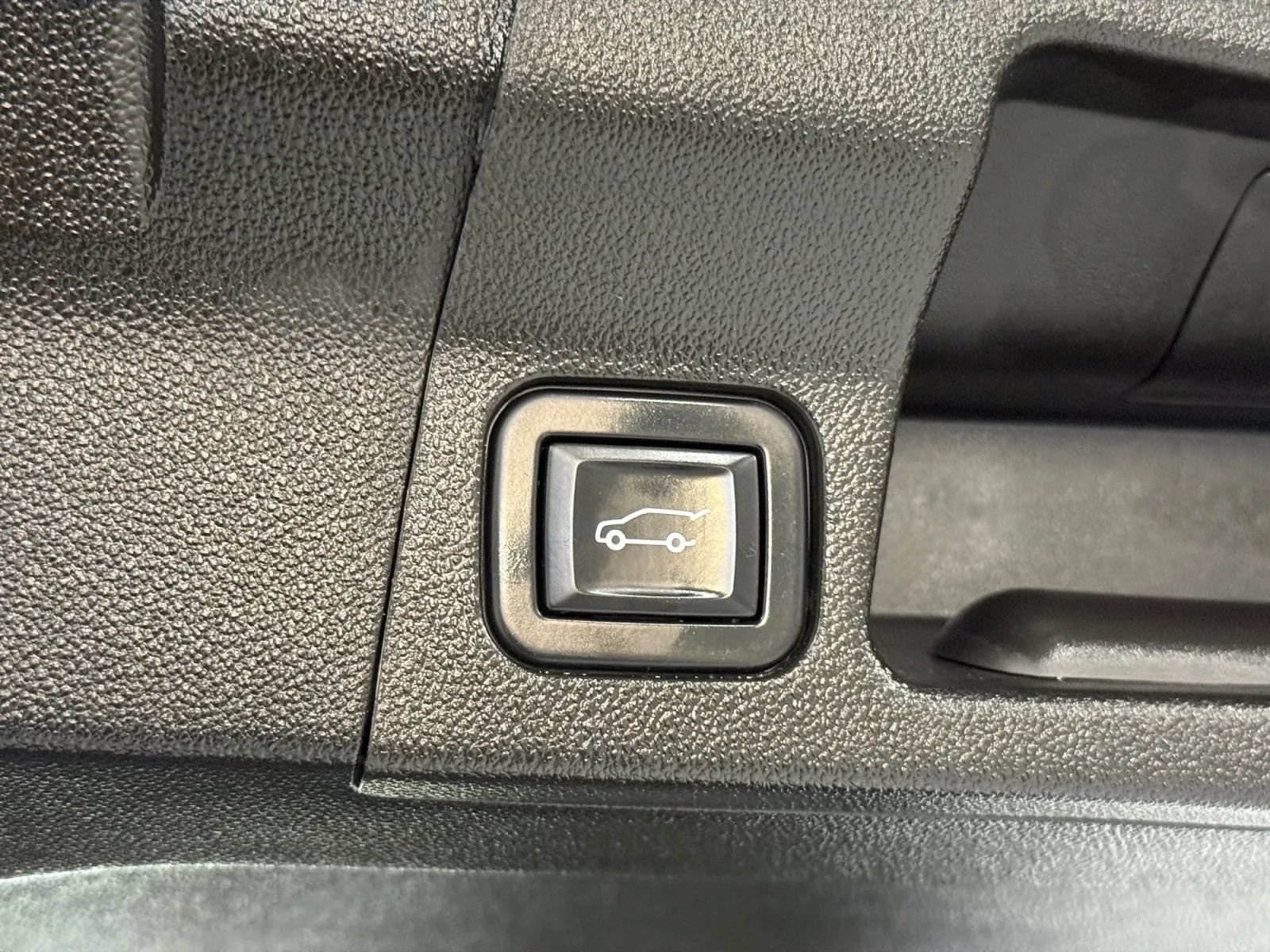 Used 2022 GMC Acadia SLT w/ Elevation Edition AWD/4WD image 31