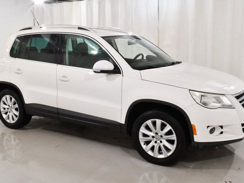 Used 2009 Volkswagen Tiguan SE image 5