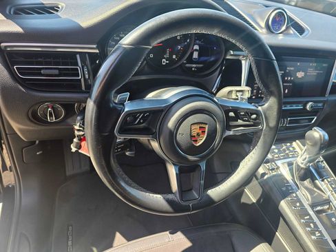 Used 2019 Porsche Macan AWD/4WD image 25