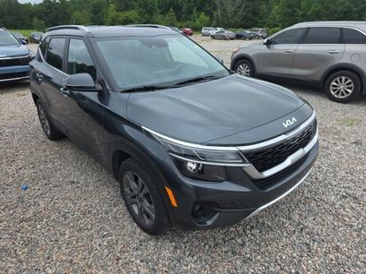 Used 2023 Kia Seltos S w/ Navigation Package