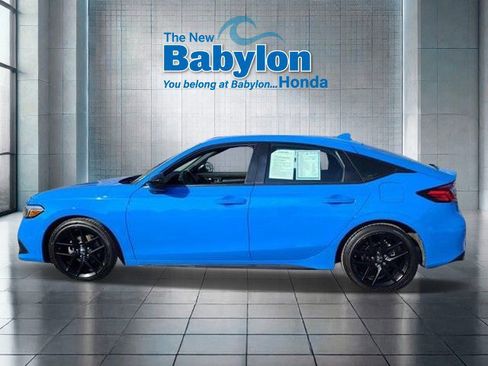 Used 2023 Honda Civic Sport image 2