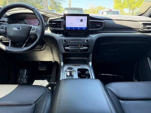Used 2020 Ford Explorer XLT w/ Equipment Group 202A RWD image 14