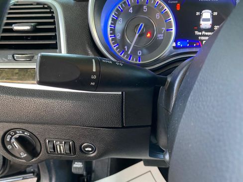 Used 2019 Chrysler 300 Limited AWD/4WD image 66
