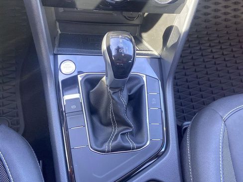 Used 2024 Volkswagen Taos SE image 15