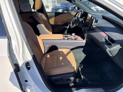 Used 2024 Lexus RX 350 Premium w/ Convenience Package image 9