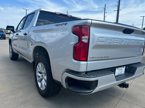 Used 2020 Chevrolet Silverado 1500 Custom w/ Custom Value Package AWD/4WD image 6