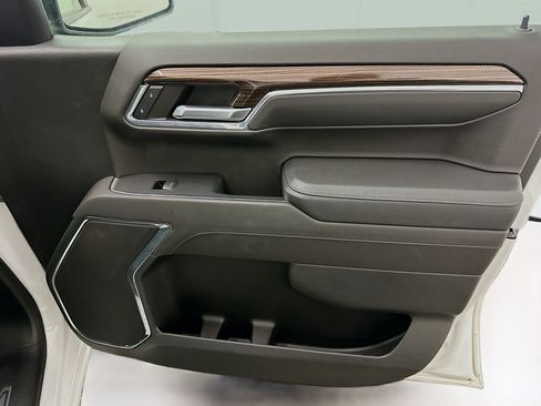 Used 2023 Chevrolet Silverado 1500 LT AWD/4WD image 32