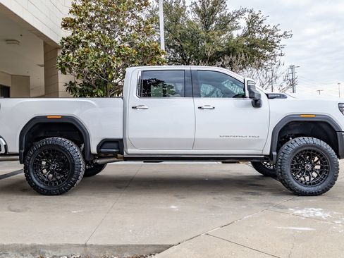 Used 2024 GMC Sierra 2500 Denali Ultimate image 11