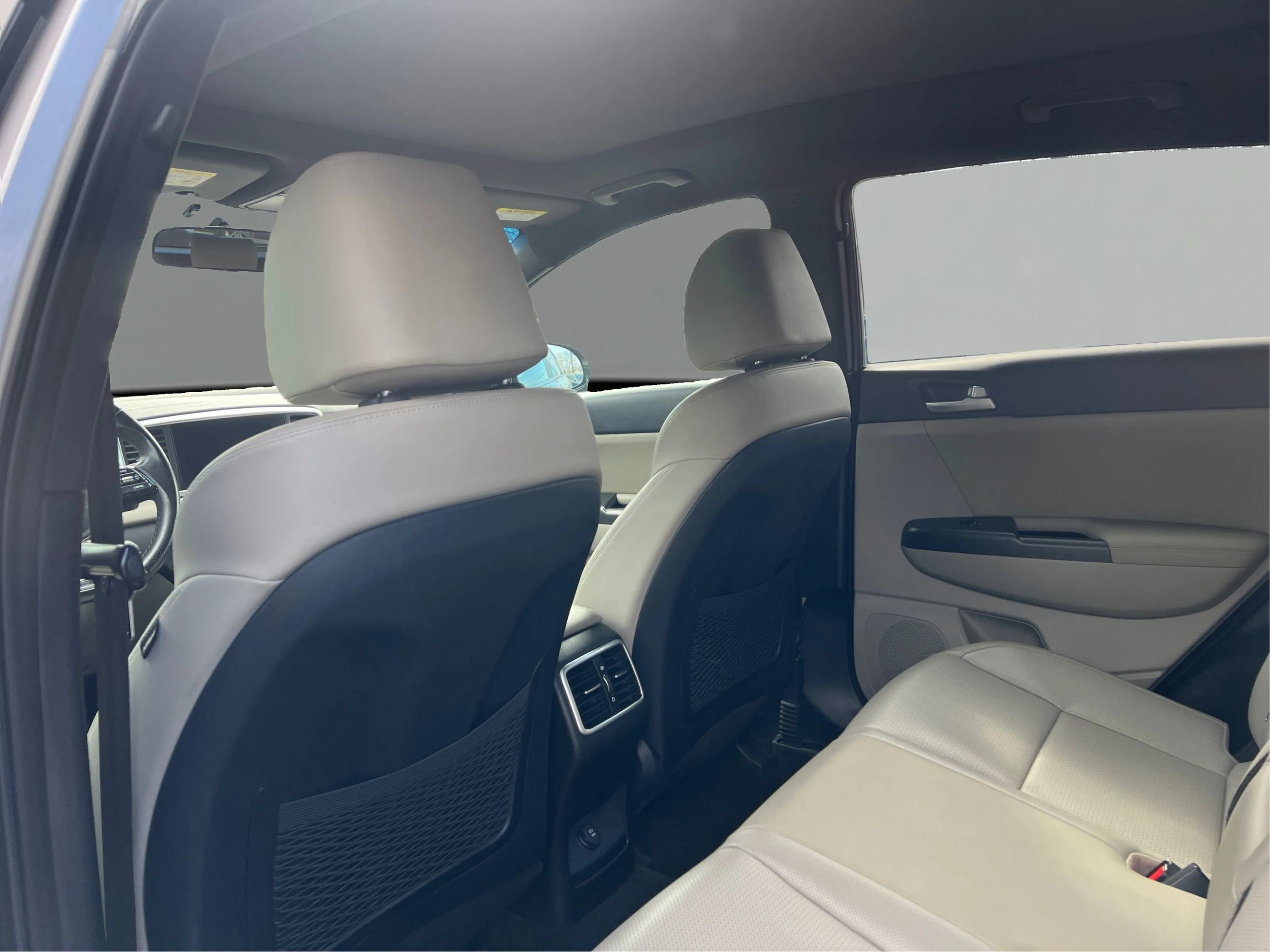 Used 2022 Kia Sportage Nightfall Edition FWD image 10
