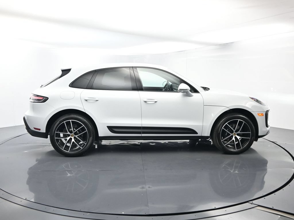 Certified 2026 Porsche Macan AWD/4WD image 16