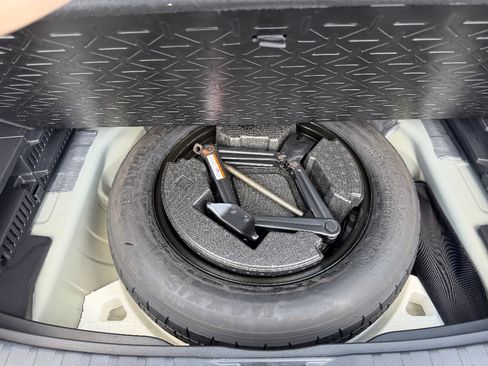 Used 2020 Toyota RAV4 LE w/ All Weather Liner Package AWD/4WD image 13