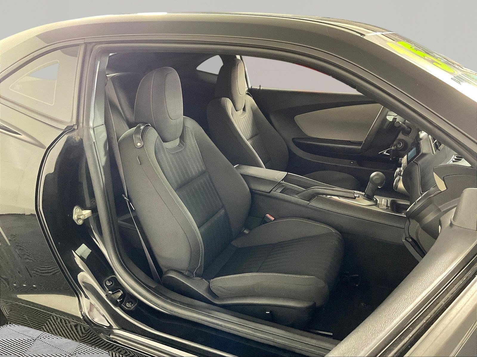 Used 2015 Chevrolet Camaro LS RWD image 26