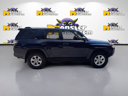 Used 2022 Toyota 4Runner SR5 AWD/4WD image 4