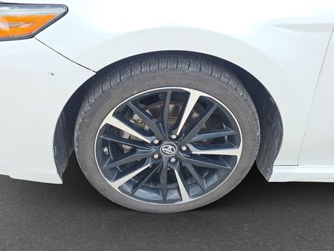 Used 2018 Toyota Camry XSE FWD image 4
