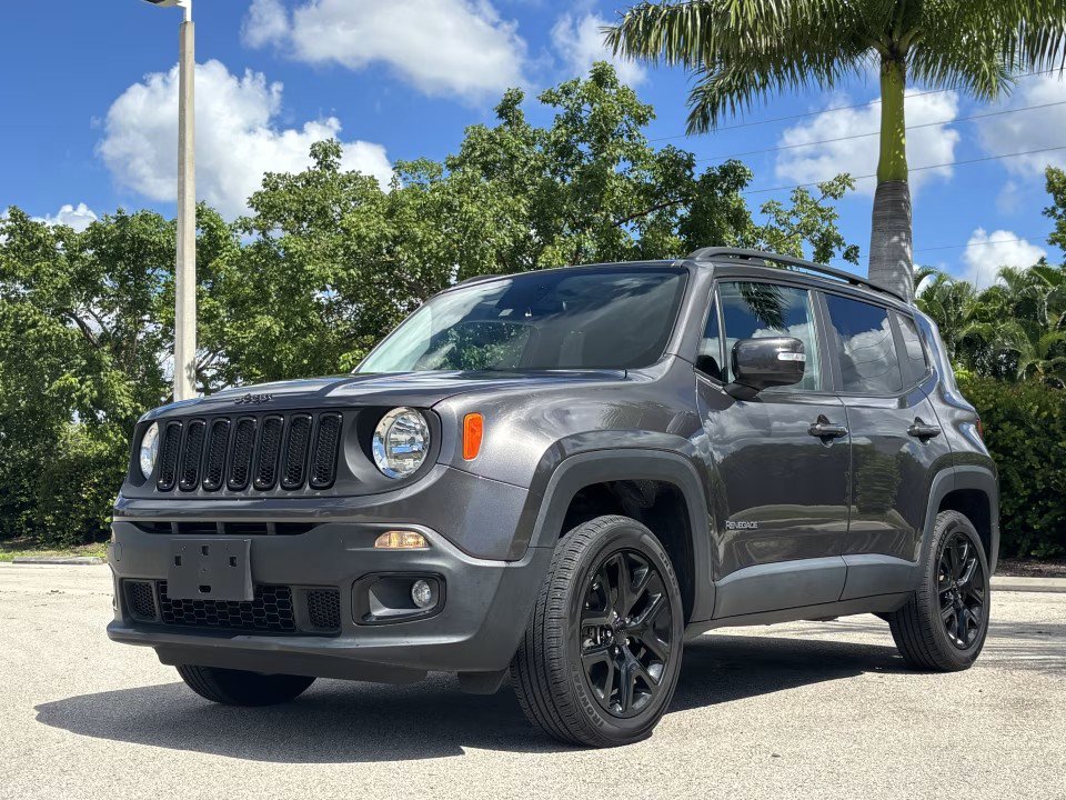 Used 2017 Jeep Renegade Altitude AWD/4WD image 2