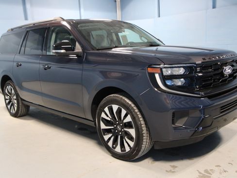 New 2027 Ford Expedition Max Platinum AWD/4WD image 1