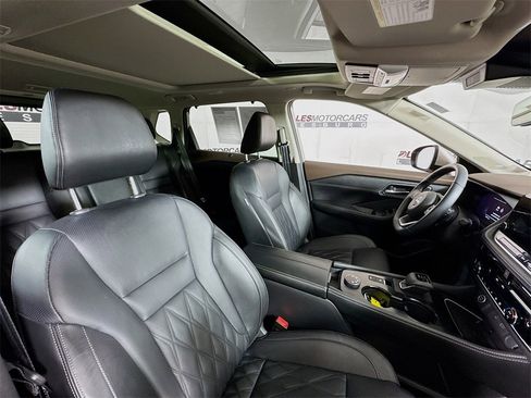 Used 2023 Nissan Rogue Platinum w/ Platinum Premium Package image 28