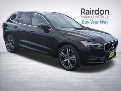 Used 2019 Volvo XC60 T6 Momentum w/ Multimedia Package